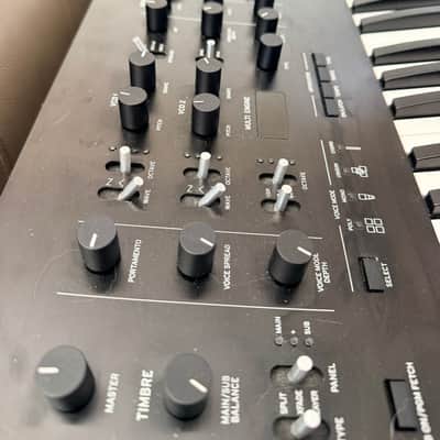 Korg Prologue 16 Polyphonic 61-Key 16-Voice Analog Synthesizer 2018 - Present - Black/Wood image 2