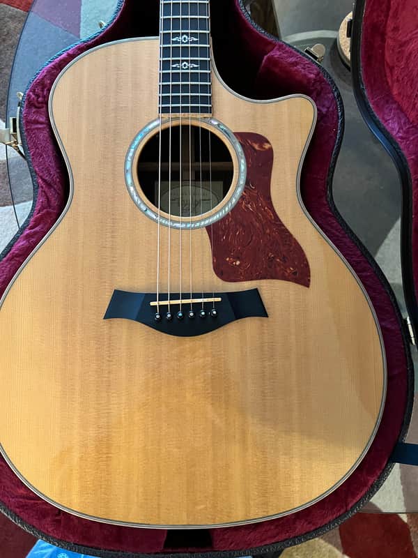 Taylor 814 CE Grand Auditorium 2011 - Natural finish top with Rosewood sides and back. image 1