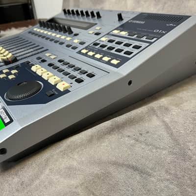 YAMAHA 01X "DIGITAL MIXING STUDIO" - w/ BAG - BEAUTIFUL image 9