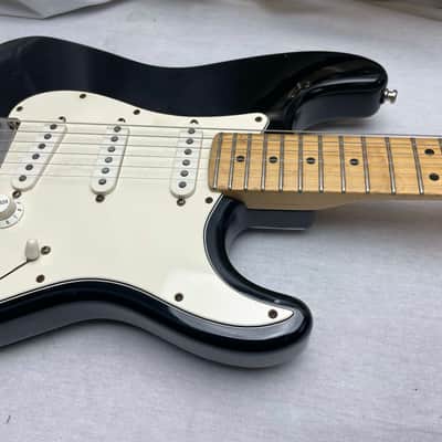 Fender American Standard Stratocaster Guitar 1993 - Black / Maple neck image 5