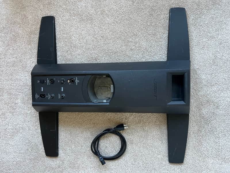 BOSE L1 model 2 Power Stand & speaker poles - for parts or repair image 1