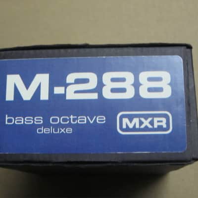 light average wear MXR EMPTY BOX ONLY for M-288 Bass Octave Deluxe (NO pedal / NO paperwork) image 4