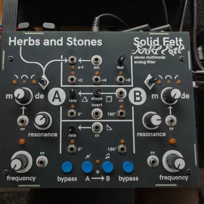 Herbs and Stones Solid Felt Desktop Stereo Multimode Analog Filter 2020 - Present - Black image 1