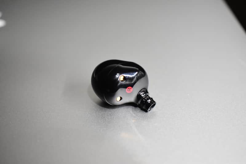 Sony WF-1000XM5 Right Noise Canceling Replacement Earbud image 1