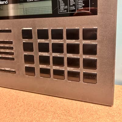 Roland R-8 with Electronic Card image 3