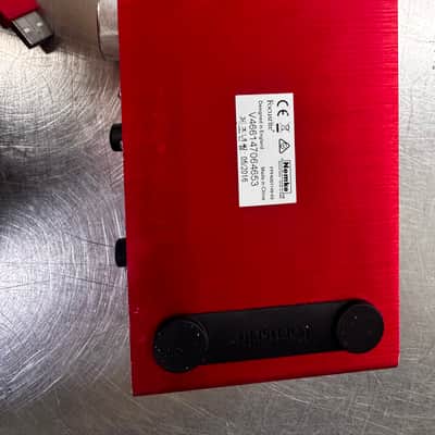 Focusrite Scarlett 2i4 2nd Gen USB Audio Interface 2016 - 2018 - Red / Black image 3