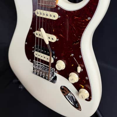 Fender American Professional II Stratocaster HSS Electric Guitar Olympic White w/ OHSC image 7