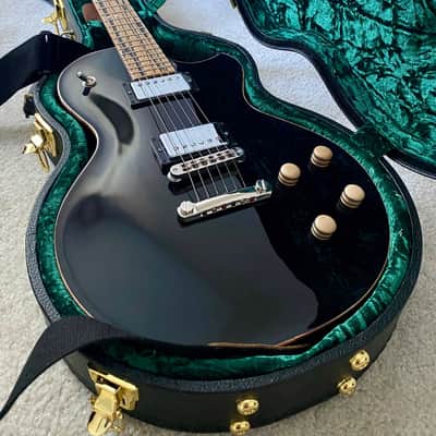 Forshage Single Cut Style - Piano Black with Pale Moon Ebony Board, Flame Maple Binding image 6