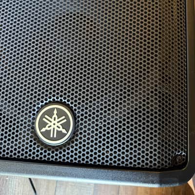 Yamaha DBR12 12" Active Speaker 2014 - Present - Black image 10