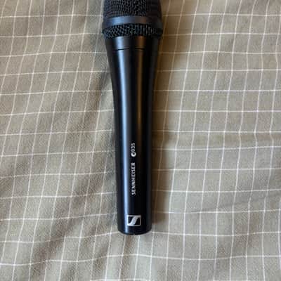 Sennheiser e935 Handheld Cardioid Dynamic Vocal Microphone 2003 - Present - Black