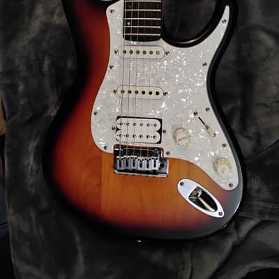 Mitchell TD400 Strat 2point trem 2010s - Sunburst image 2