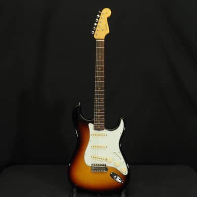 Fender American Vintage 2 1961 Stratocaster 2024 - 3-Tone SUnburst image 2