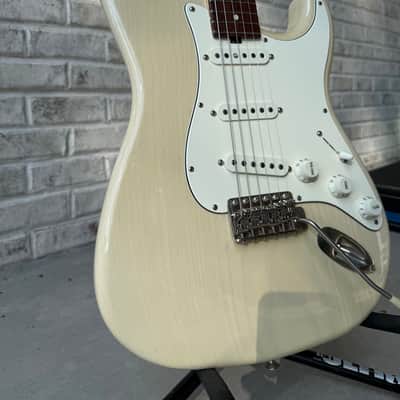 Michael Tuttle Custom Classic S - Mary Kay White Nitro image 21