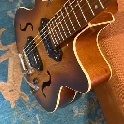 Godin 5th Avenue CW Kingpin II Rare Bigsby Tremelo Hollowbody Guitar image 3