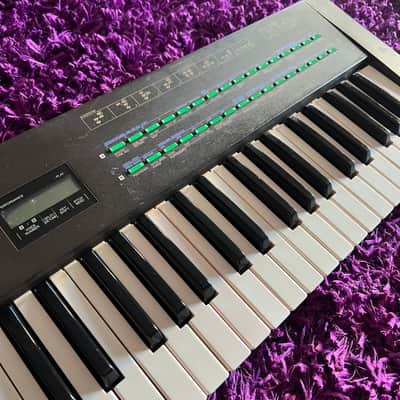 1980s Yamaha DX-21 FM Keyboard Synthesizer image 4