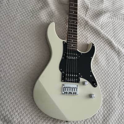 Yamaha Pacifica 120H Vintage White mit Seymour Duncan Hot Rodded Humbucker Set image 2