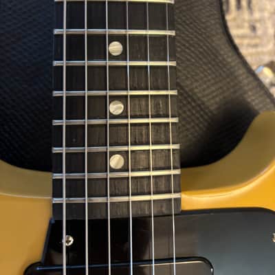Gibson Les Paul Double Cutaway Special P-90 2011 - Gloss Yellow image 4