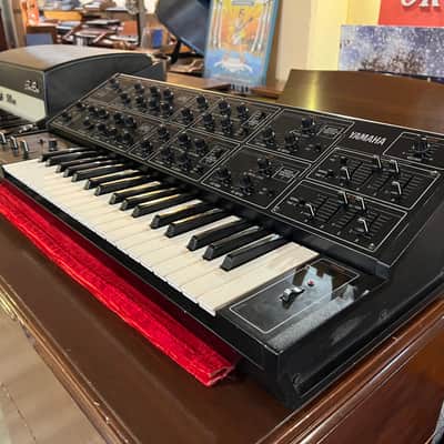 Yamaha CS-15 Duophonic Synthesizer 1978 - 1982 - Black