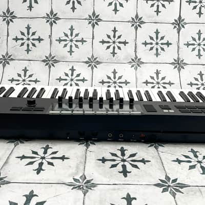 Native Instruments Komplete Kontrol S61 Mk2 • DAMAGED image 4