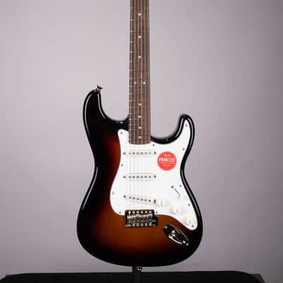 Squier Classic Vibe '60s Stratocaster - 3-Color Sunburst image 2