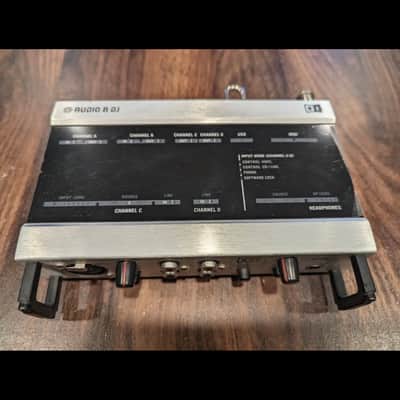 Native Instruments Audio 8 DJ image 5
