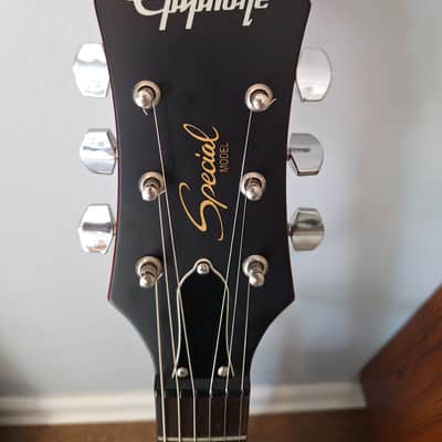 Epiphone Les Paul Special P-90 electric guitar in worn cherry image 11