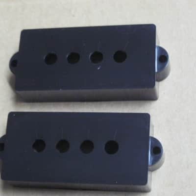 new + packaging (covers have some manufacturing imperfections) Allparts PC 0951-023 Black Pickup Cover Set (two individua covers) for Precision Bass / for P Bass - black, plastic, PC-0951-023 (never used, packaging opened to examine condition of covers) image 6