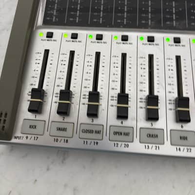 Zoom R24 USB Audio Interface / Digital Multitrack Recorder / Control Surface 2010s - Silver Bild 3
