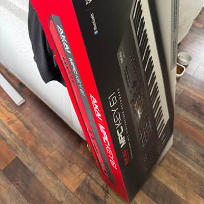 Akai MPC Key 61 and mpc sample like new with boxes and 1000 gig hard drive Standalone Workstation Synthesizer 2022 - Present - Black image 1