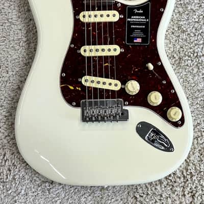 Mint Fender American Professional II Stratocaster Guitar In Olympic White with Case image 6
