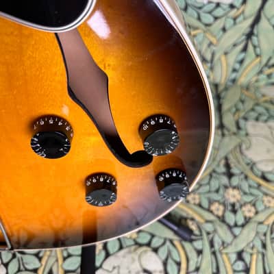 Gibson Limited Edition ES-135 Tobacco Burst 2000 image 5