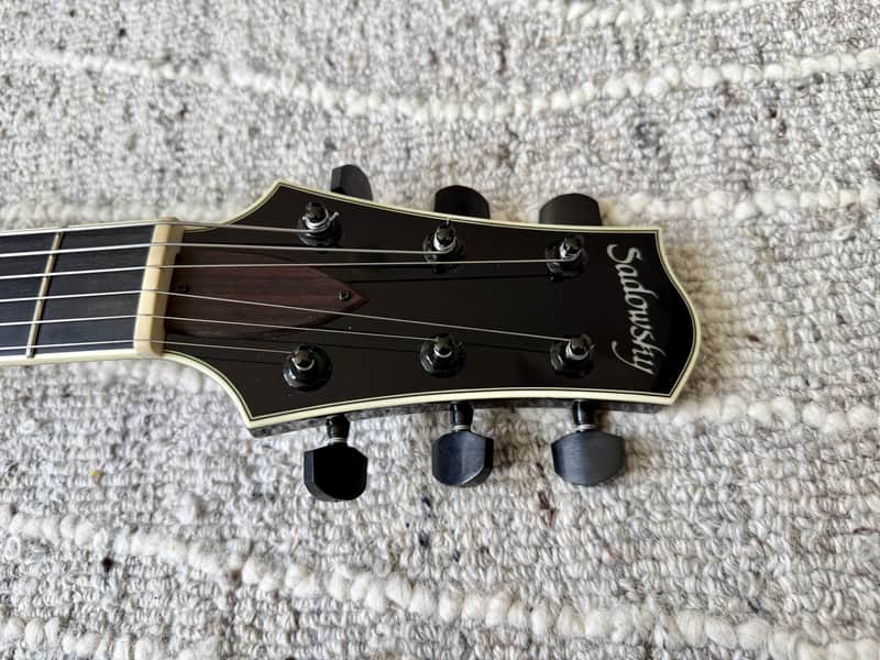 Sadowsky SS-15 シエナバースト Sadowsky SS-15 “Jazz Box” - Sienna Burst | Reverb