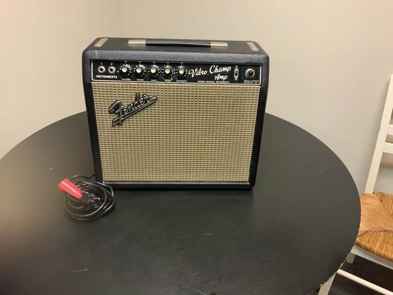 Fender Vibro Champ 6-Watt 1x8" Guitar Combo 1966 - Excellent