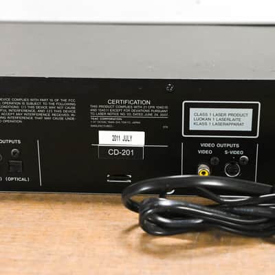 TASCAM CD-200i Rackmountable CD Player with iPod Dock CG014RT image 7