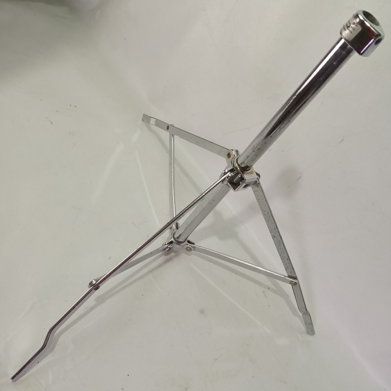Ludwig Tripod Cymbal Stand Base Atlas Chrome USA Single-Braced 5/8" Vintage 60s — main photograph