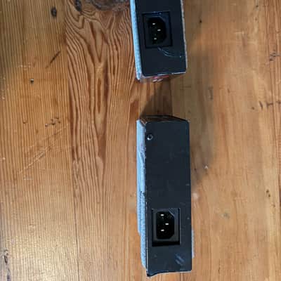 G-Lab Guitar Laboratory 8 Separated 9V Power Box 2006 - Black image 3