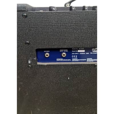 Vox AC15VR and Vox Footswitch - Good image 9