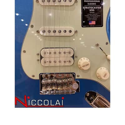 Fender American Professional Classic Stratocaster HSS, Maple Fingerboard, Faded Lake Placid Blue image 4