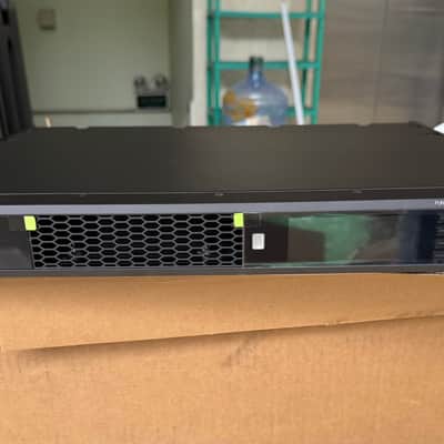 Shure AD8C – Axient Digital PSM Antenna Combiner (470–960 MHz), worldwide shipping image 1