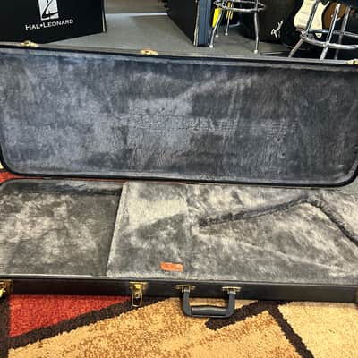 Vintage 2005 Ibanez Case for the RVX 220 Electric Guitar image 10