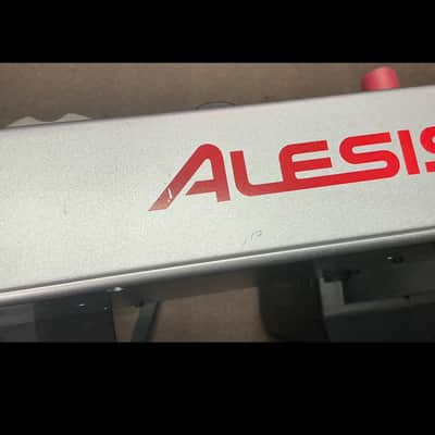 Alesis Micron Analog Modeling Synthesizer Keyboard image 3