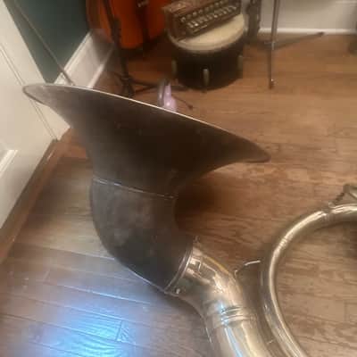 King 2350 BBb Sousaphone with detachable cluster, includes case. image 4