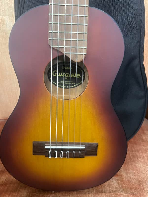 Yamaha GL1 Guitalele Ukulele Tobacco Burst With Gig Bag NICE!