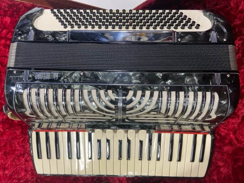 El Accord 5-Switch 41-Key 120-Bass Accordian image 1