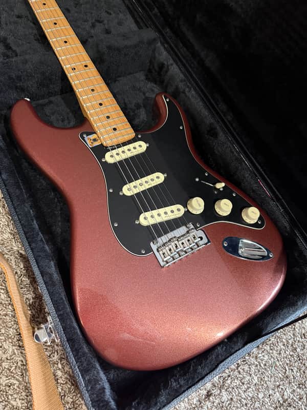 Fender Deluxe Roadhouse Stratocaster with Clapton Mid Boost Circuit