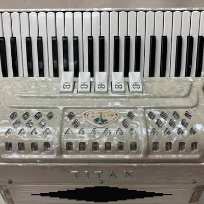 TITANO 2-REED ACCORDION #CJNT429 image 2
