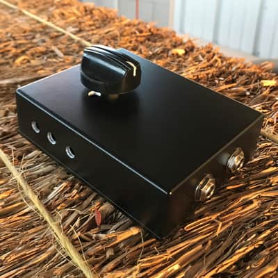 Stami's Customs - Raven 2 Ohm 75 Watt Speaker Attenuator for Tube Amp in Black image 1