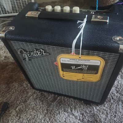 Fender Rumble 15 V3 15-Watt 1x8" Bass Combo 2015 - Present - Black