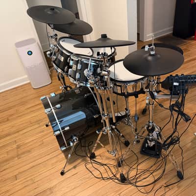 Roland VAD507 Acoustic Design Series Electronic V-Drum Kit 2025 - Black (incl. noise eater hi-hat & double kick hardware, throne, mat, riser, extra low-volume cymbals, and more) image 3