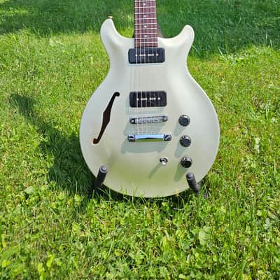 Hamer Vanguard Artist 1999 - Silver Sparkle image 2